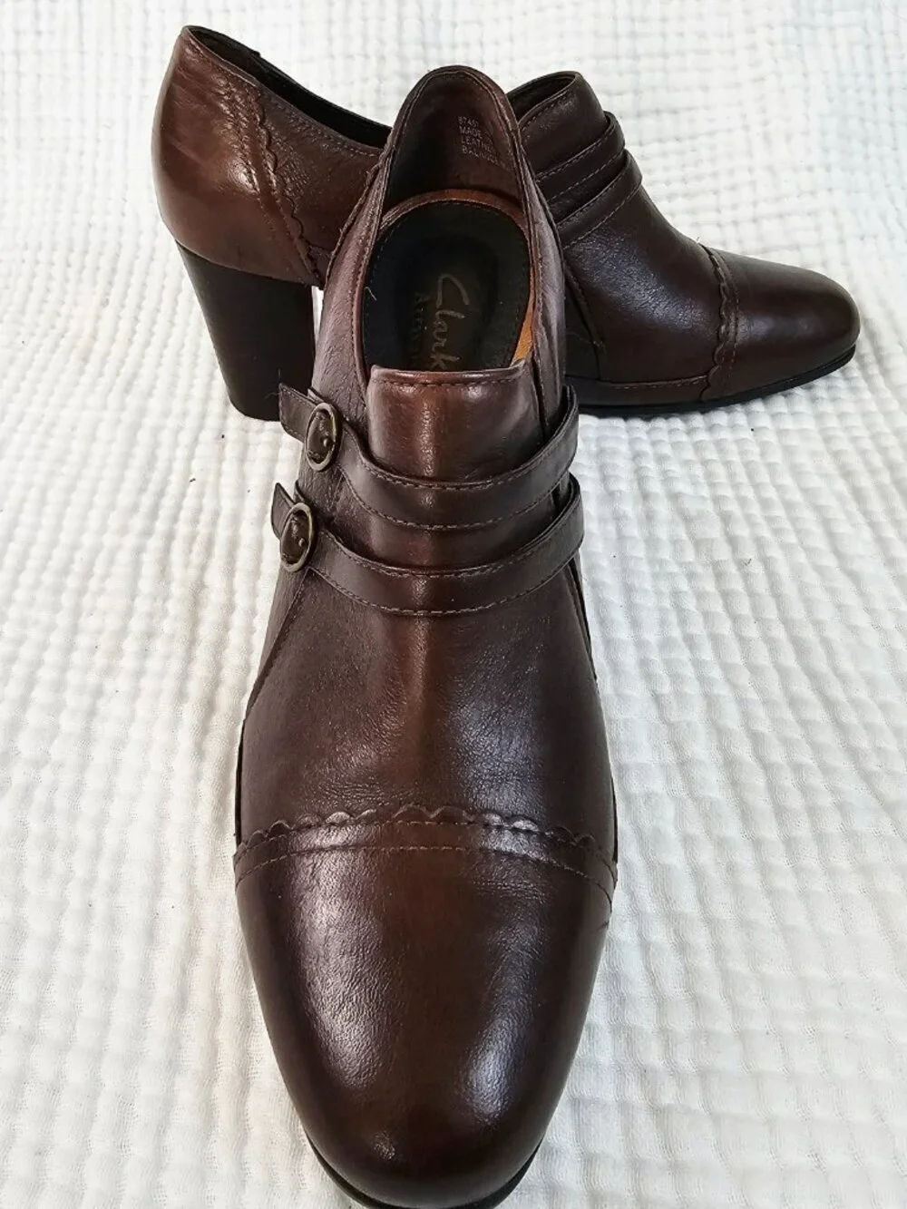 Clarks Artisan Brown Leather Double Buckle Heeled Shootie - Women's 8
